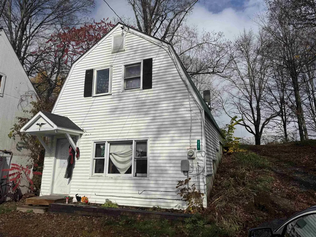 715-717 Giddings Street Springfield VT 05150