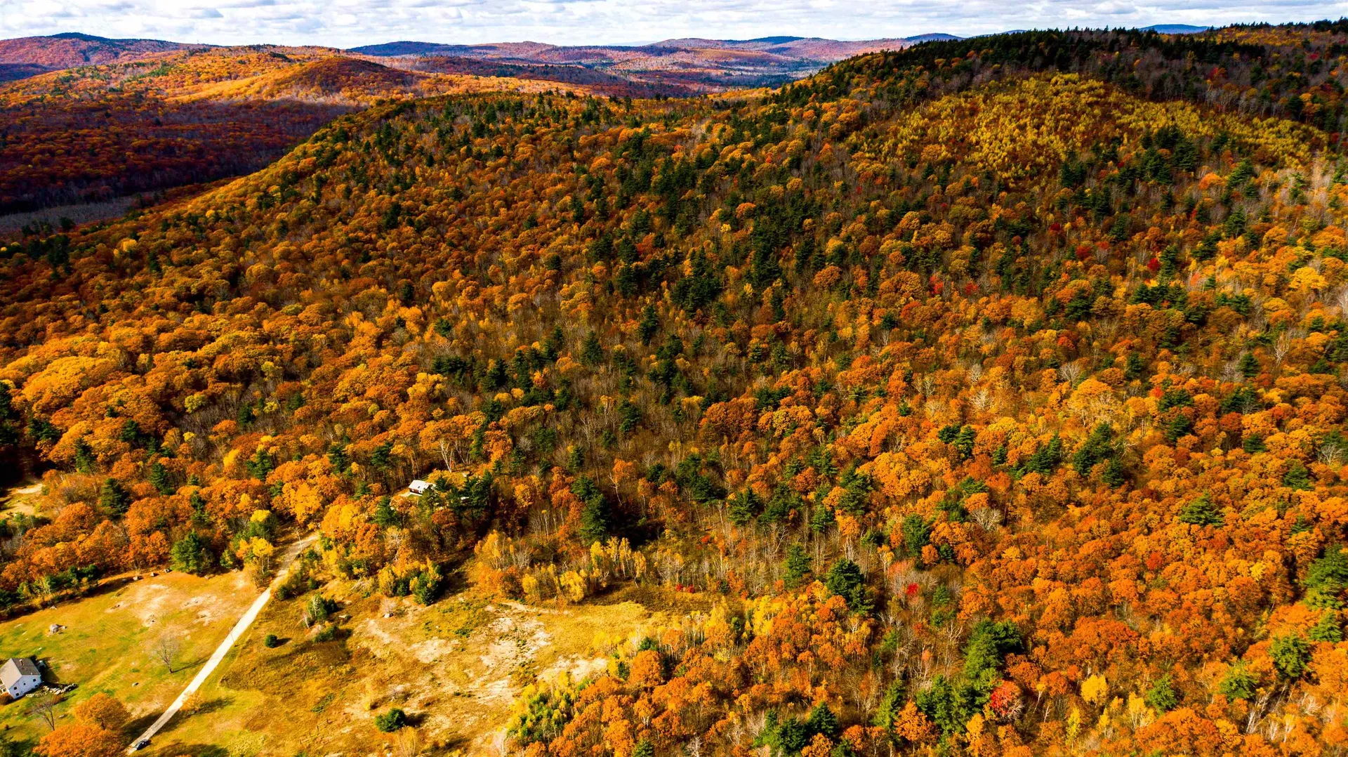 000 Willard Pond Road Hancock NH 03449