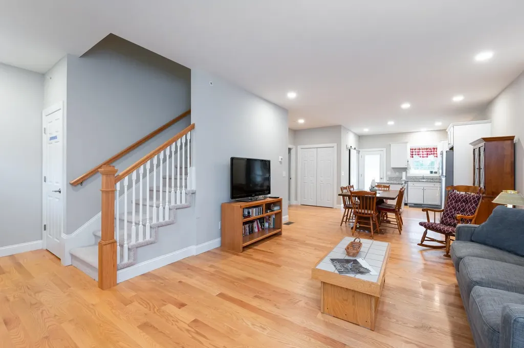 14 Angel Point Circle Goffstown NH 03045