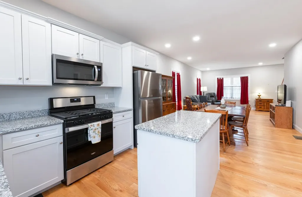 14 Angel Point Circle Goffstown NH 03045