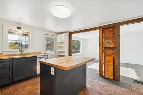 43 Eastman Road Sharon VT 05065