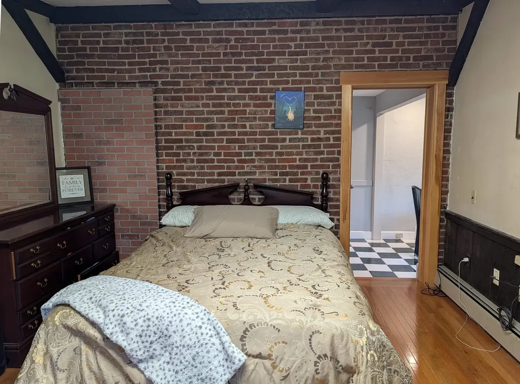 52 Mammoth Road Manchester NH 03109