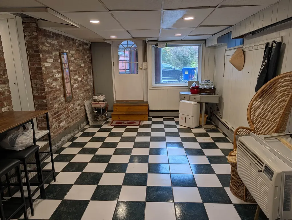 52 Mammoth Road Manchester NH 03109