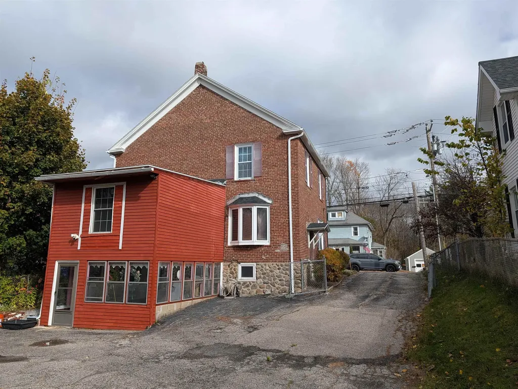 52 Mammoth Road Manchester NH 03109