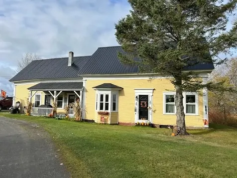 881 South Hill Road Stewartstown NH 03576