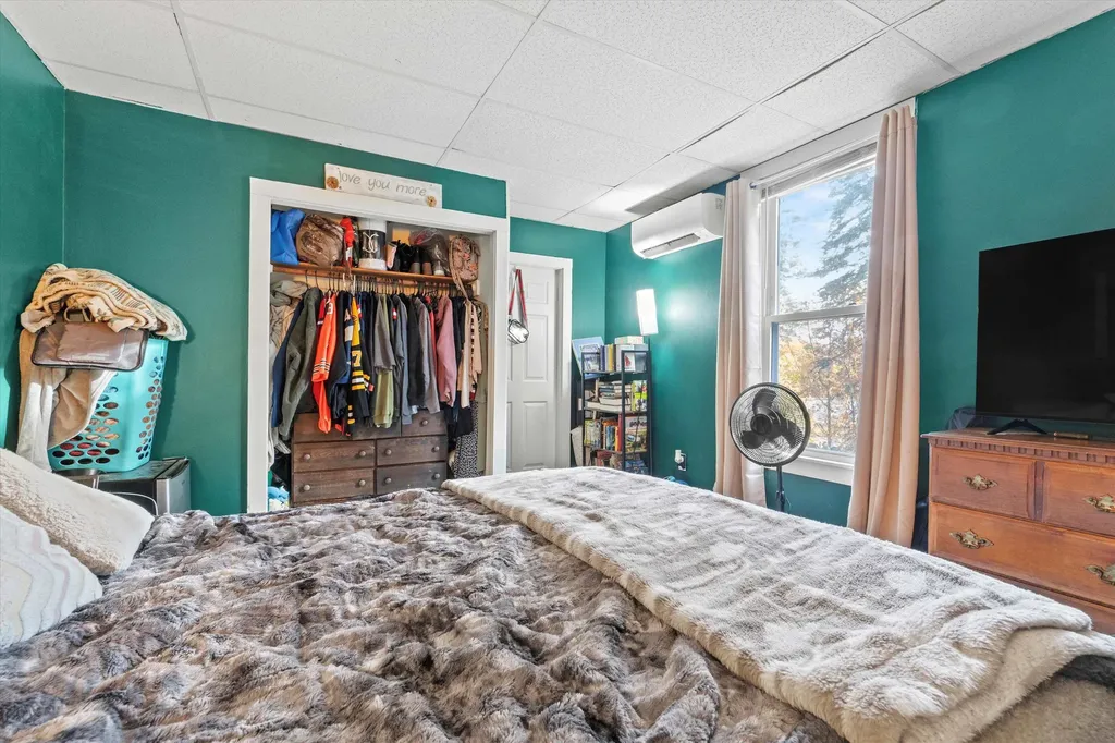 73 W Main Street Hillsborough NH 03244