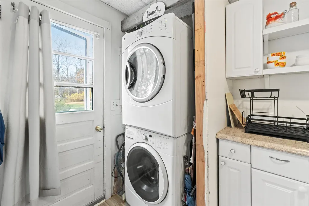 73 W Main Street Hillsborough NH 03244