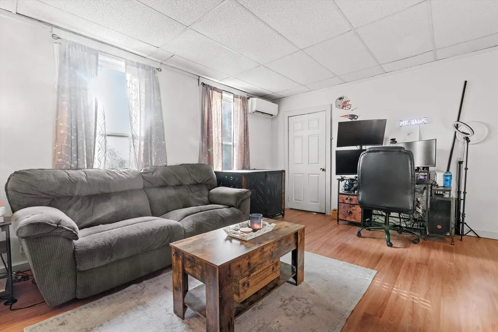 73 W Main Street Hillsborough NH 03244