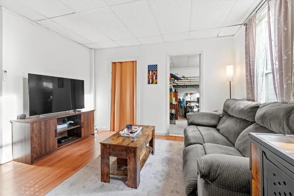 73 W Main Street Hillsborough NH 03244