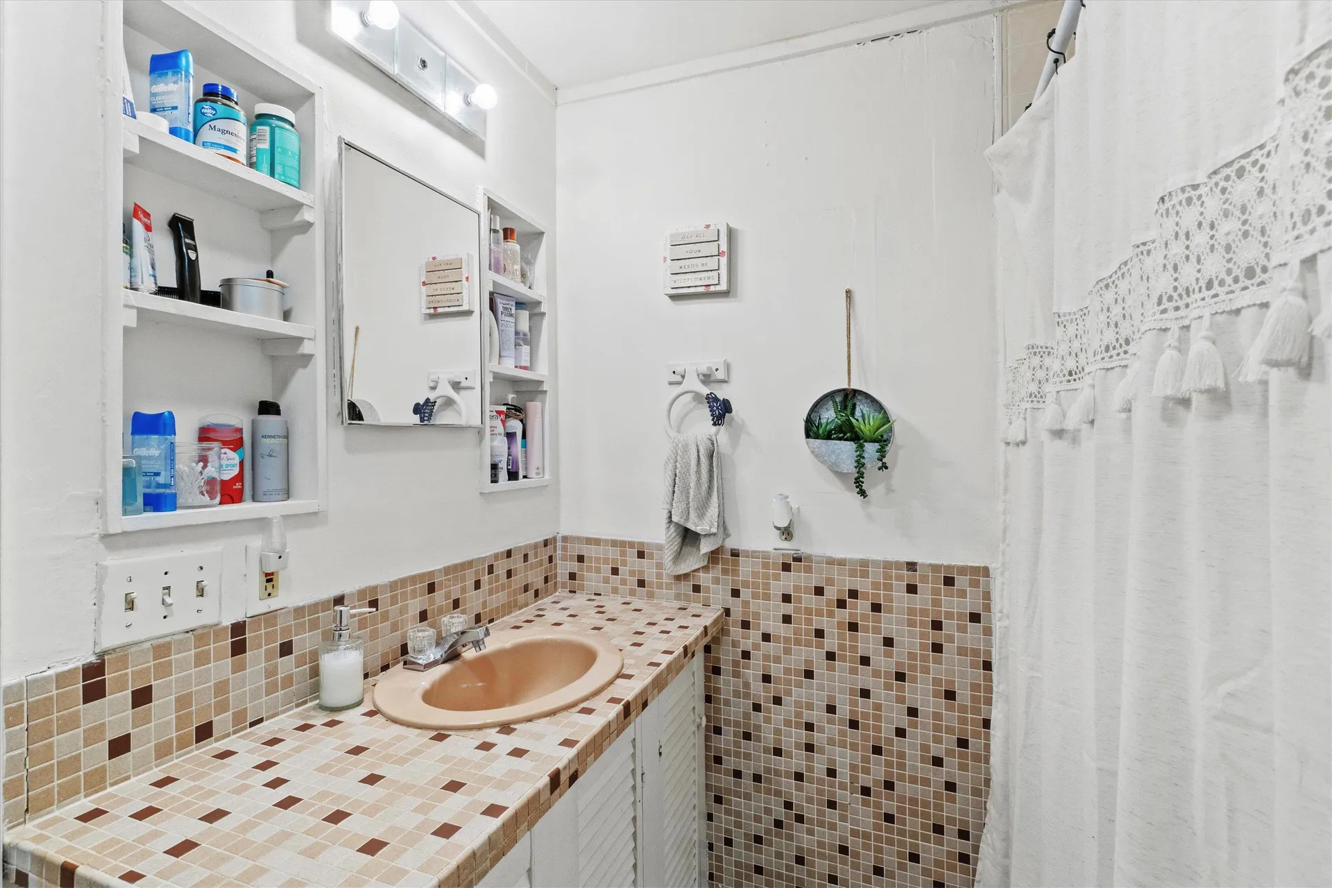 73 W Main Street Hillsborough NH 03244