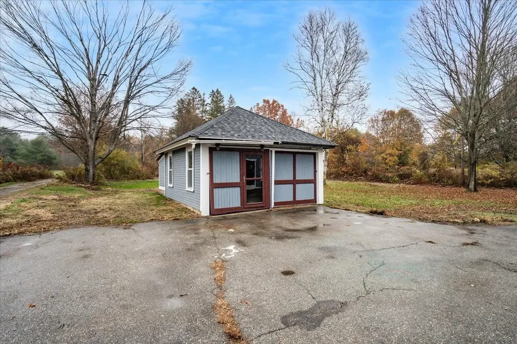 233 Pembroke Street Pembroke NH 03275