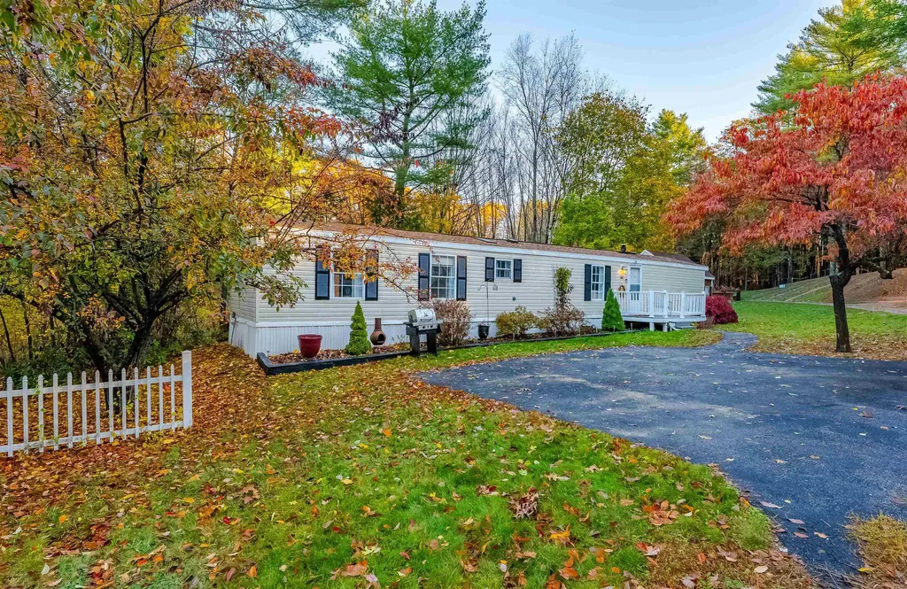 85 Princeton Street Newmarket NH 03857