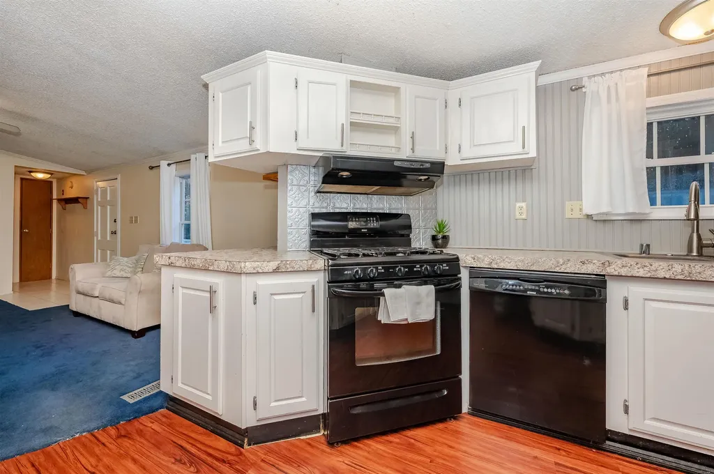 85 Princeton Street Newmarket NH 03857