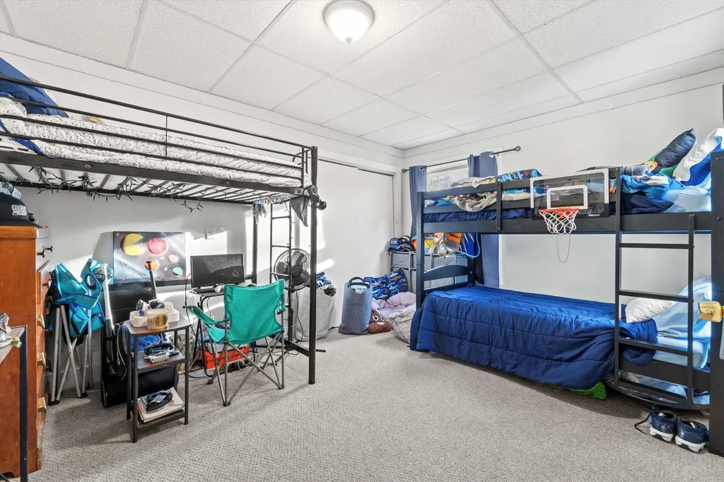 73 W Main Street Hillsborough NH 03244