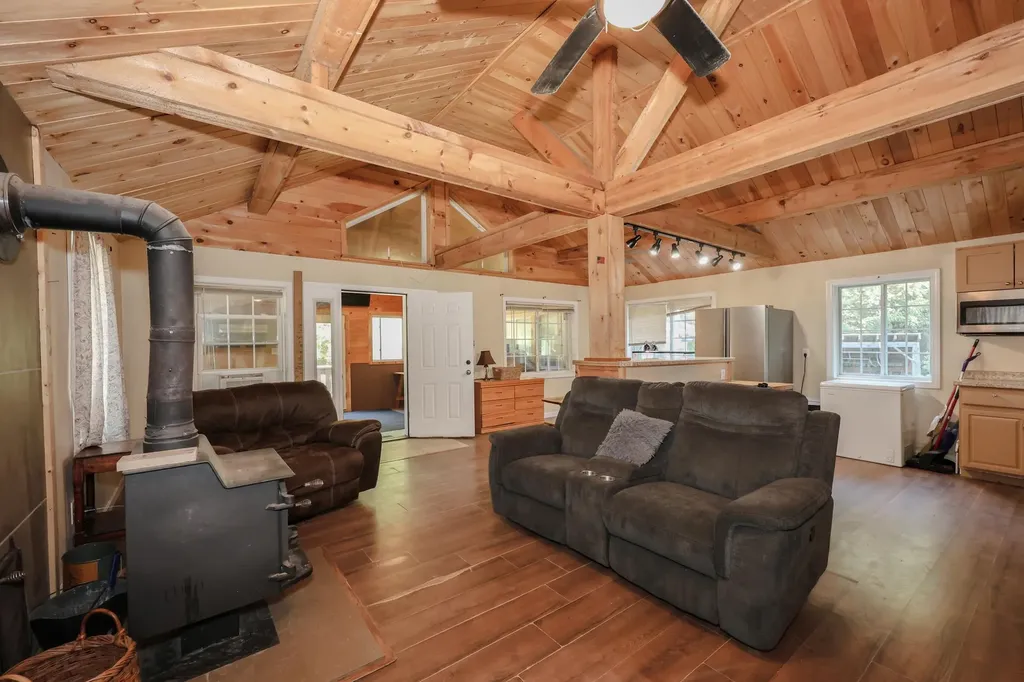 50 Pine Glen Road Hillsborough NH 03244