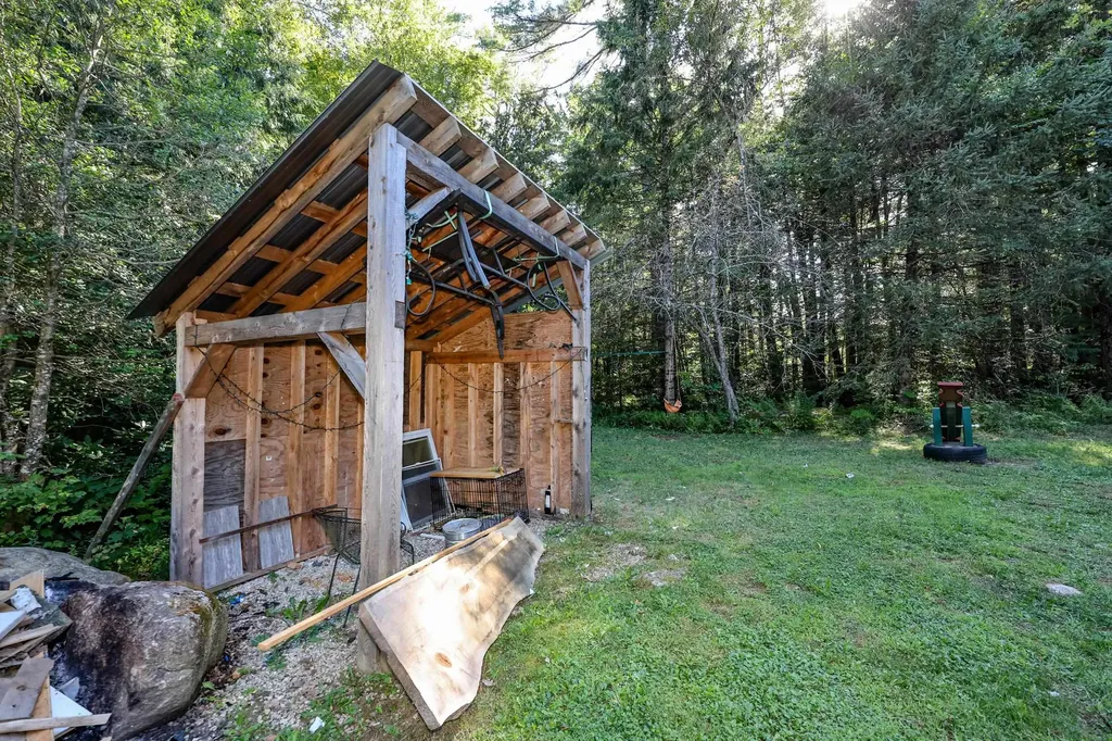 50 Pine Glen Road Hillsborough NH 03244