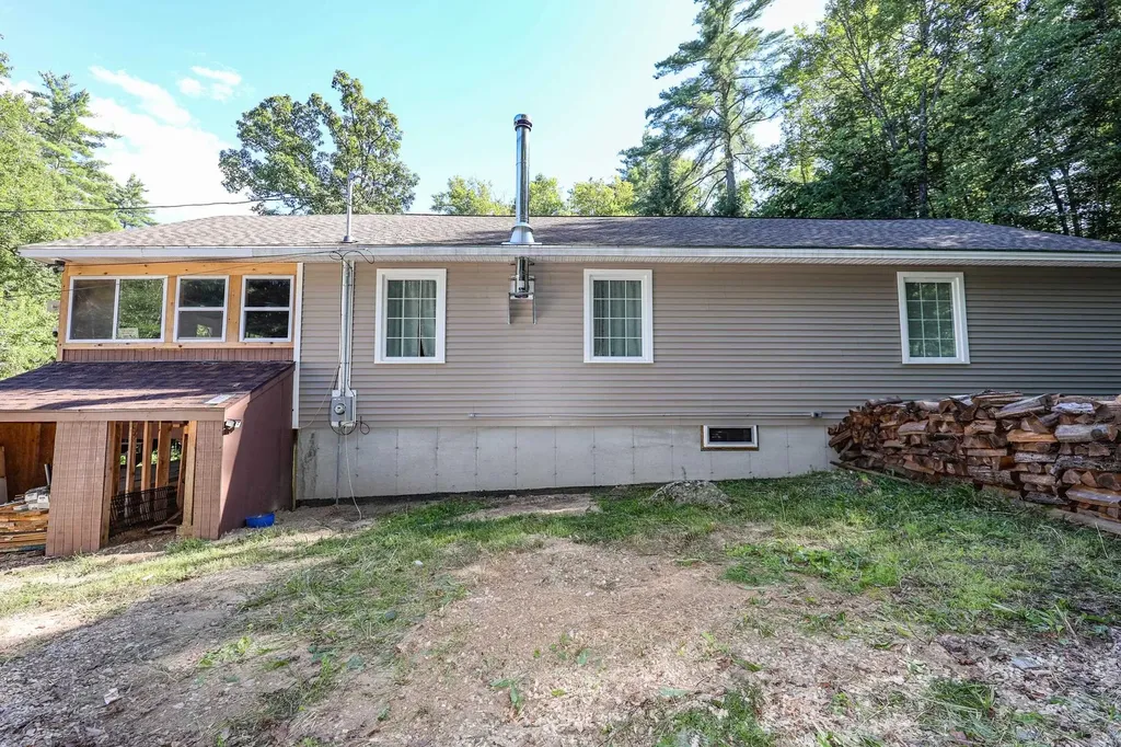 50 Pine Glen Road Hillsborough NH 03244