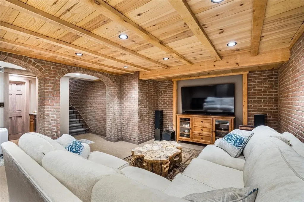 849 River Road Weare NH 03281