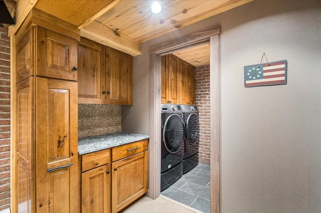 849 River Road Weare NH 03281