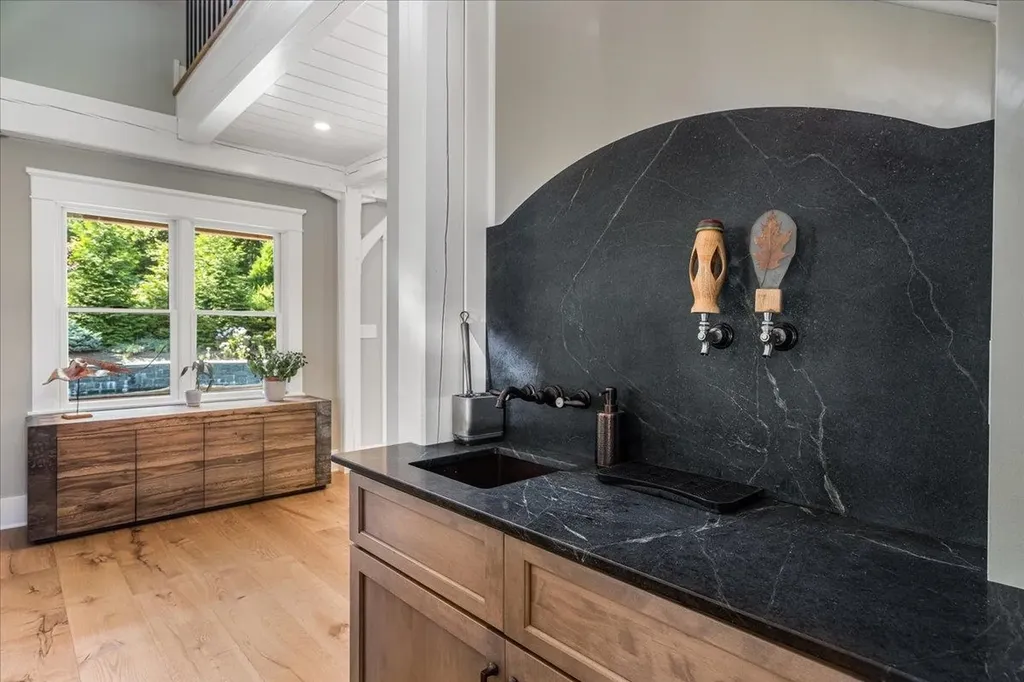 849 River Road Weare NH 03281