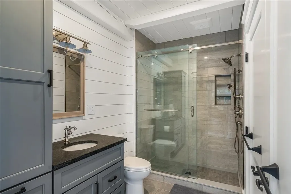 849 River Road Weare NH 03281