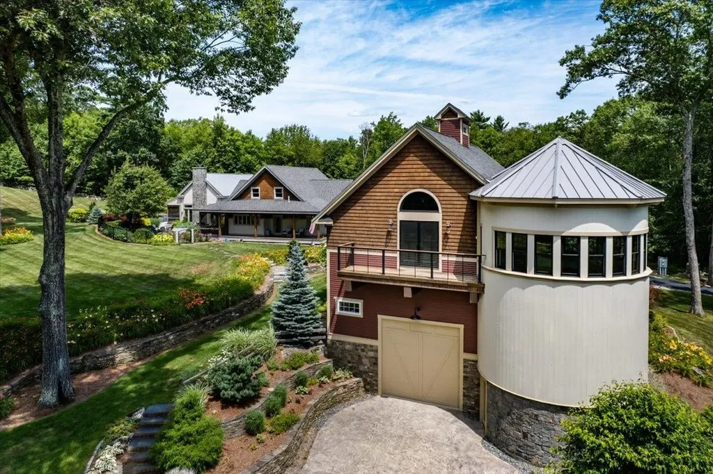 849 River Road Weare NH 03281