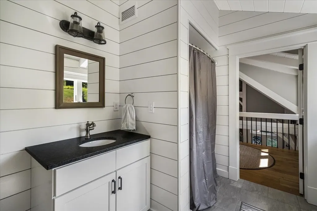 849 River Road Weare NH 03281