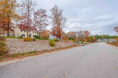 9 Chestnut Way Lee NH 03861