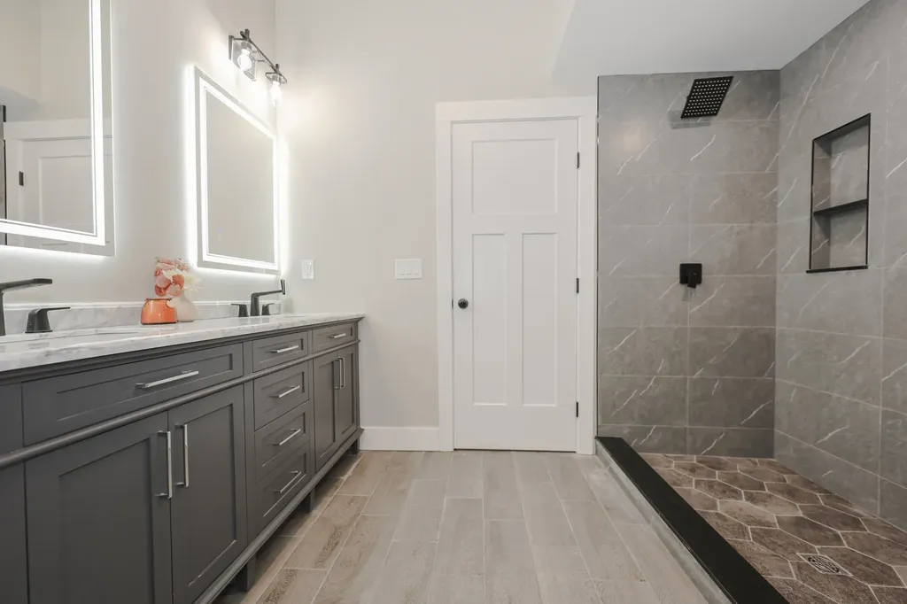 1 A Sheraton Drive Hudson NH 03051