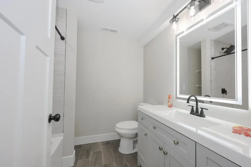 1 A Sheraton Drive Hudson NH 03051