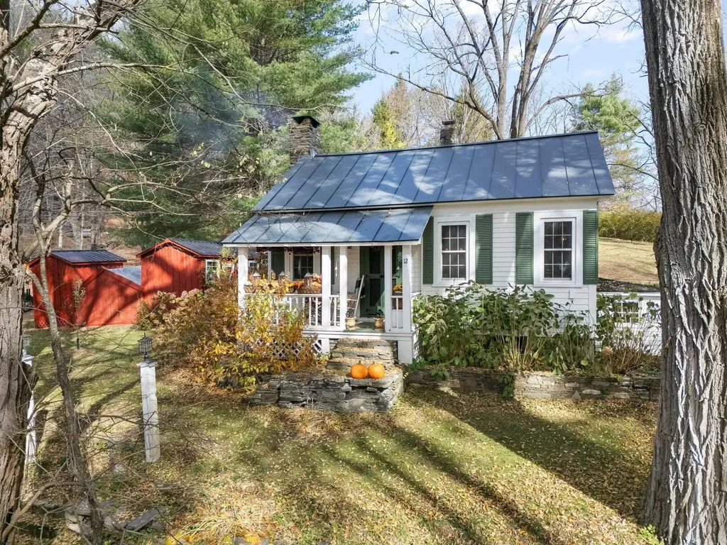 12 Cross Street Newfane VT 05345