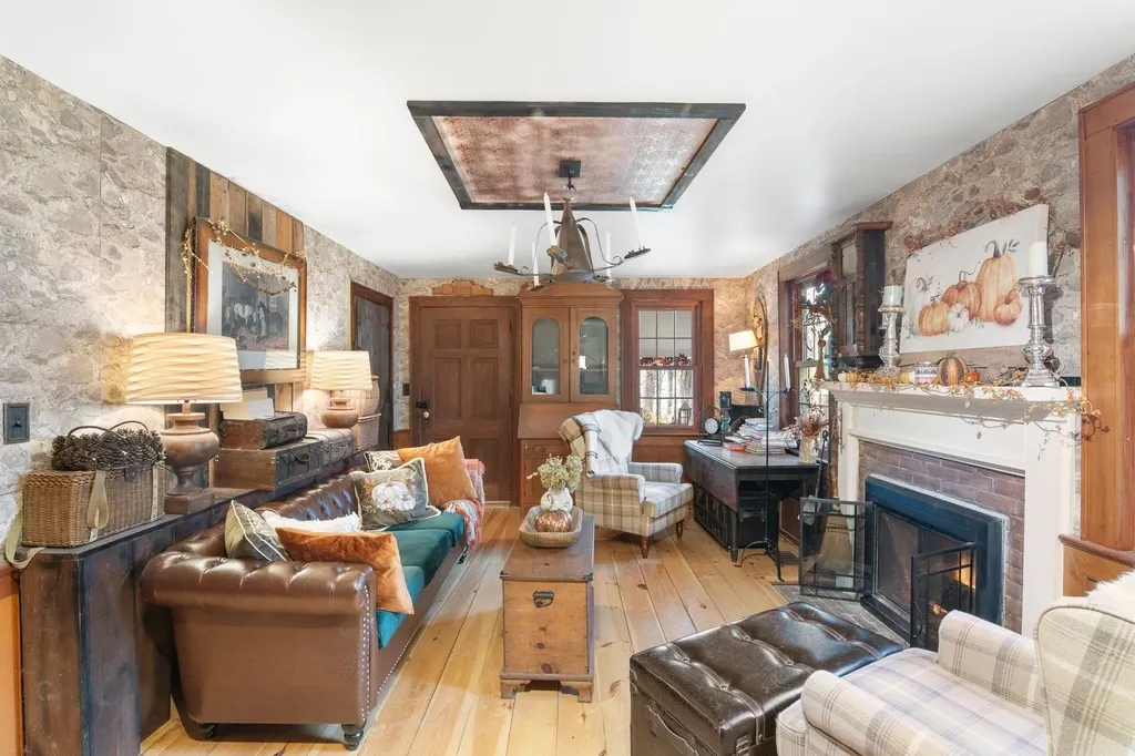 12 Cross Street Newfane VT 05345