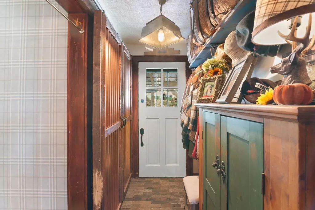 12 Cross Street Newfane VT 05345