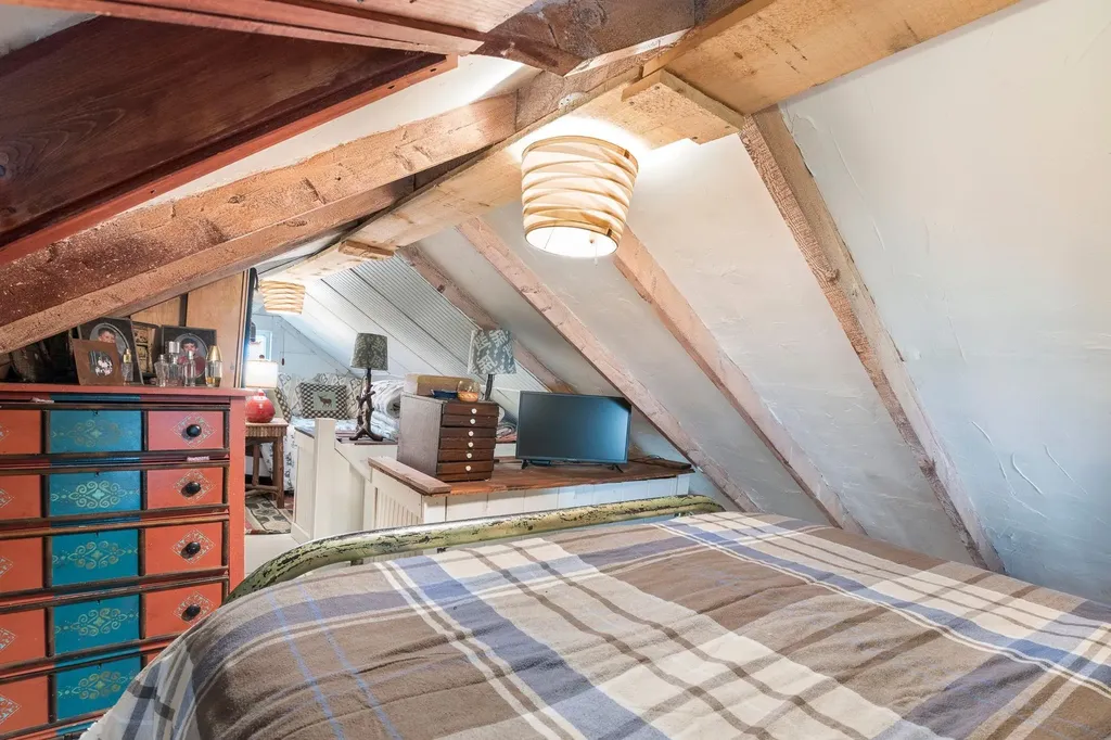 12 Cross Street Newfane VT 05345