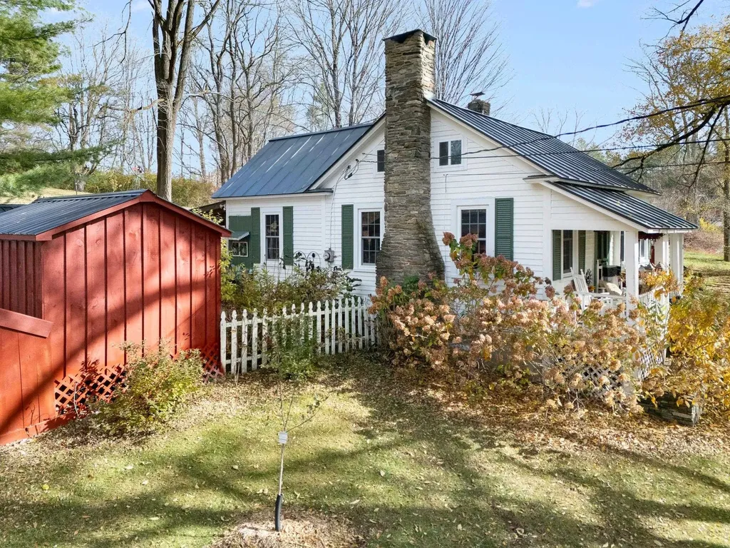 12 Cross Street Newfane VT 05345