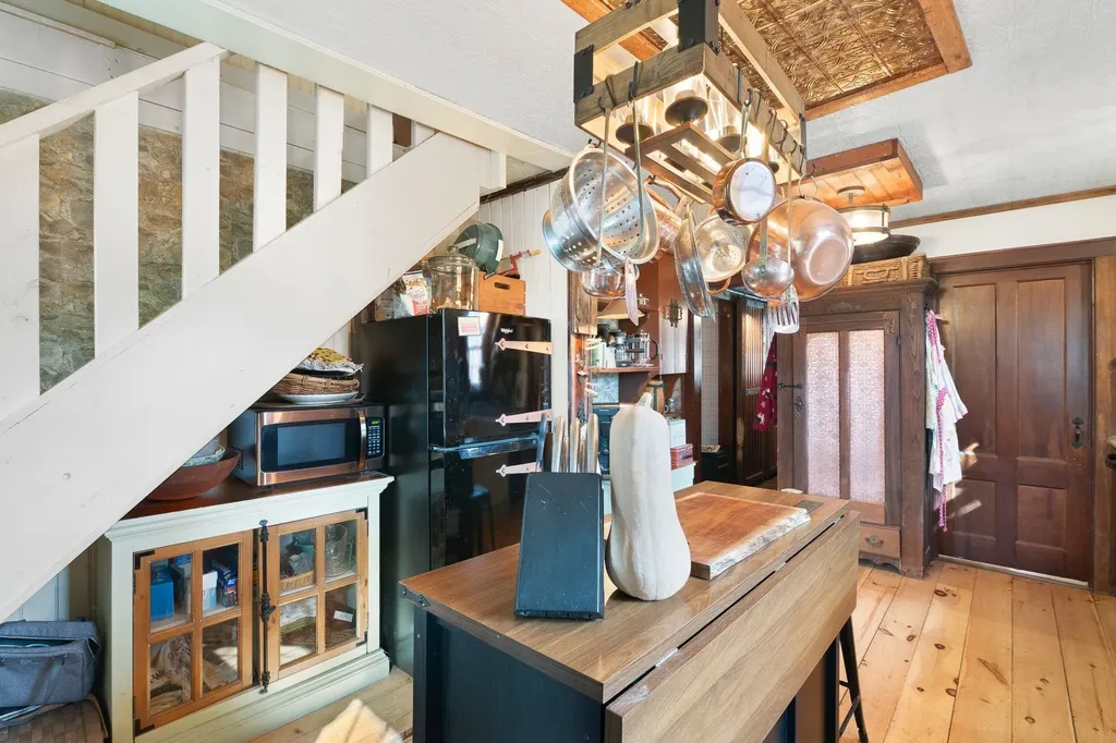 12 Cross Street Newfane VT 05345