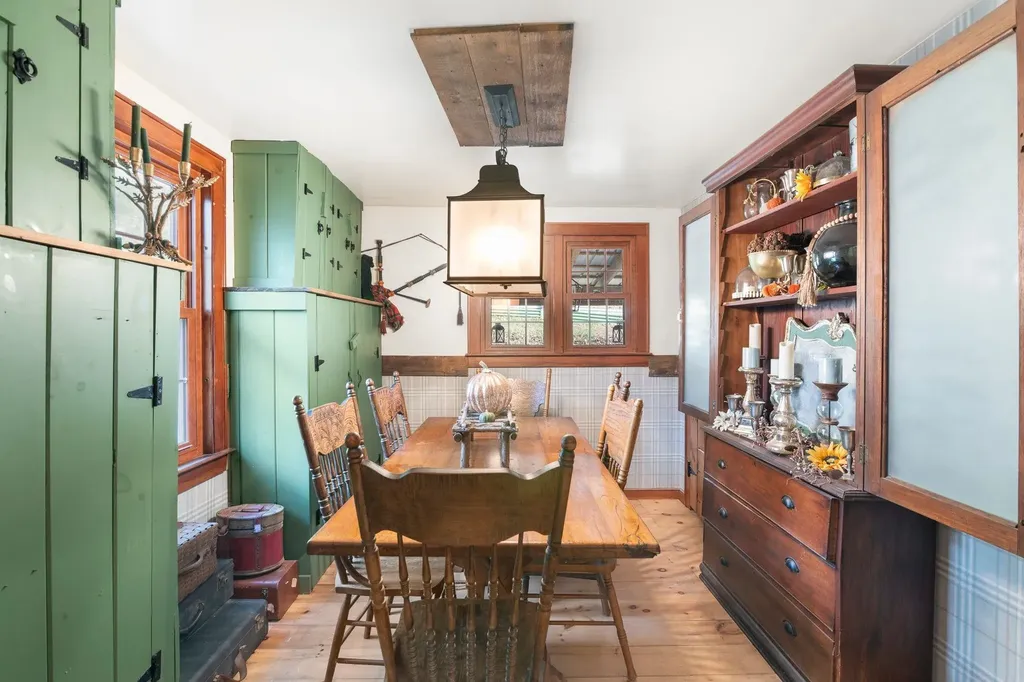 12 Cross Street Newfane VT 05345