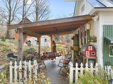 12 Cross Street Newfane VT 05345