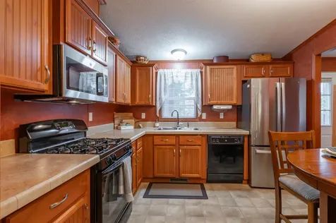 83 Beech Terrace Derry NH 03038