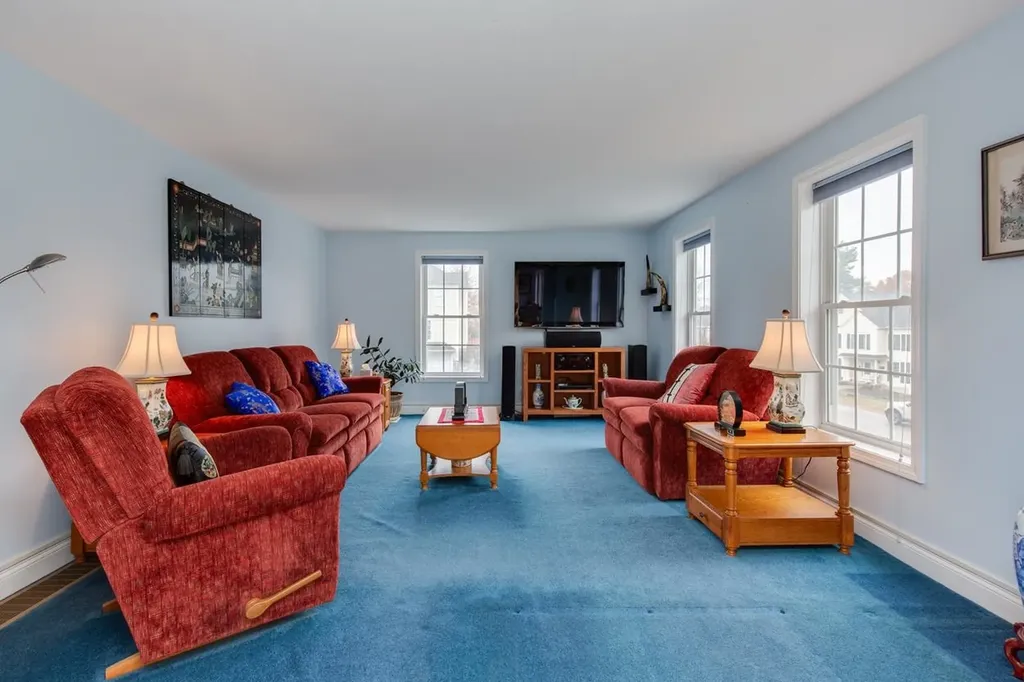 29 Hawk Drive Salem NH 03079