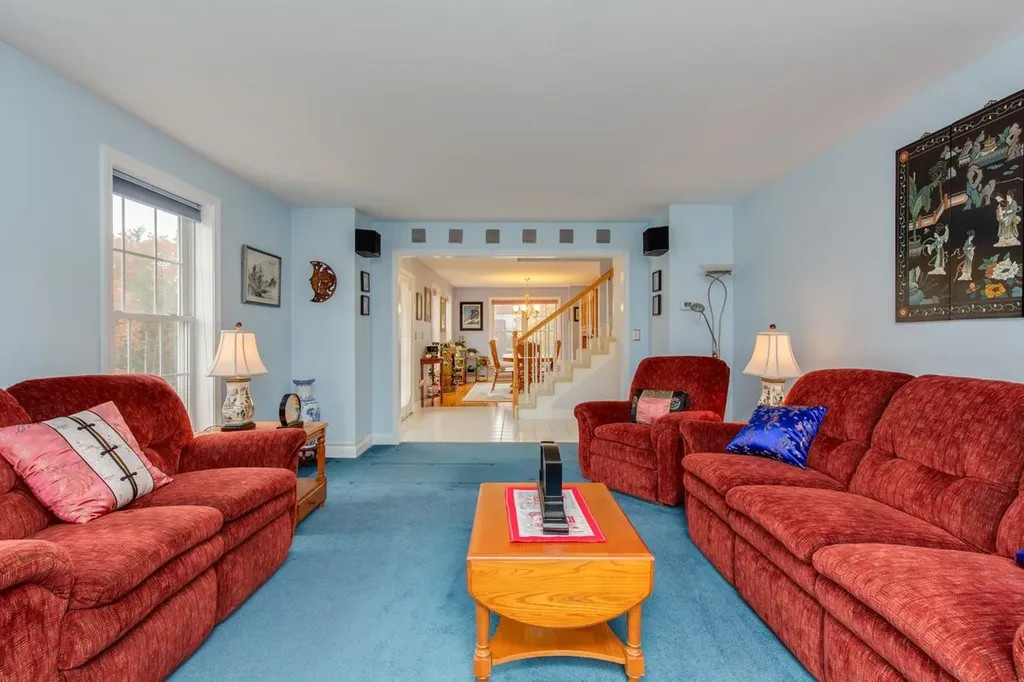 29 Hawk Drive Salem NH 03079