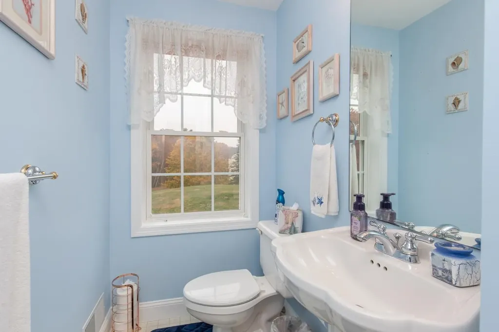 29 Hawk Drive Salem NH 03079