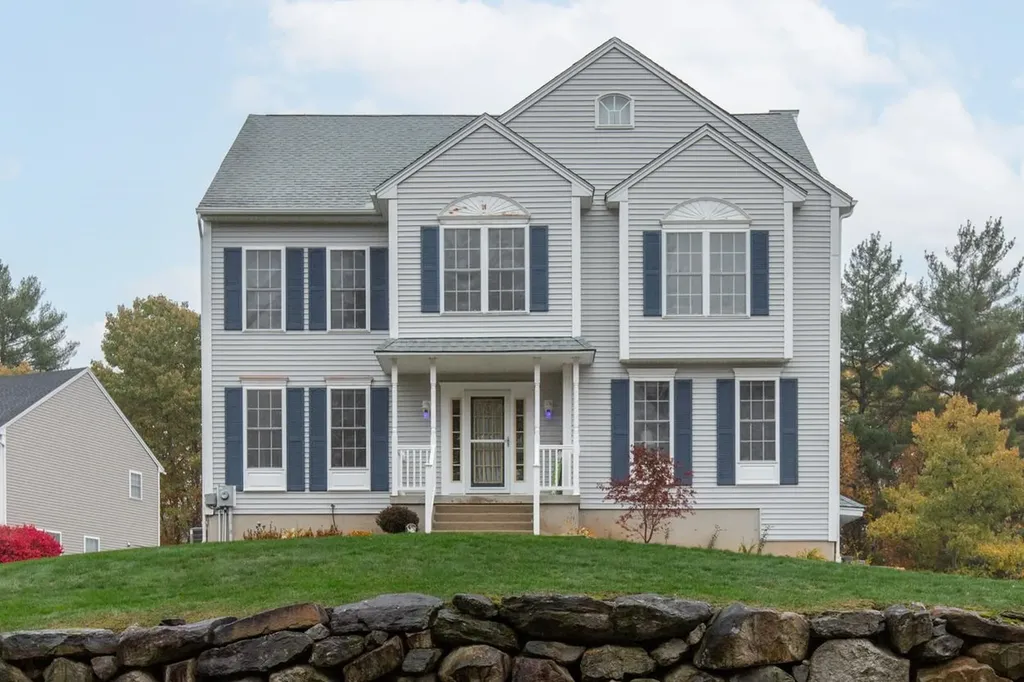 29 Hawk Drive Salem NH 03079