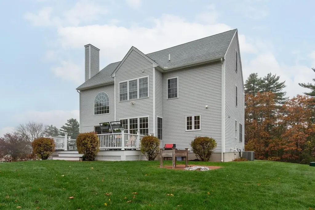 29 Hawk Drive Salem NH 03079