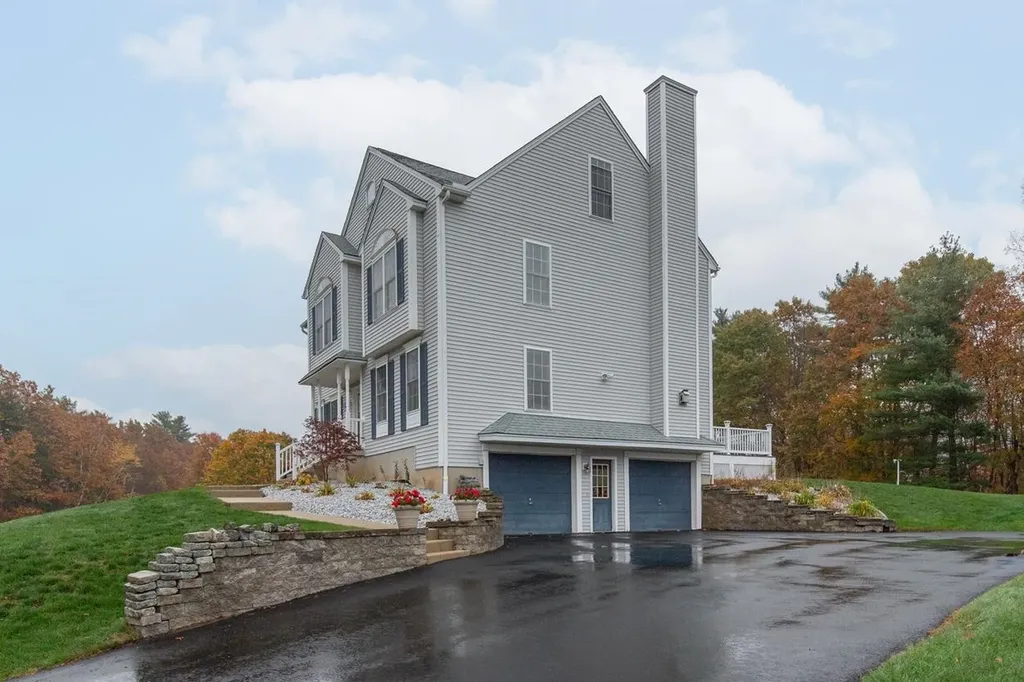 29 Hawk Drive Salem NH 03079