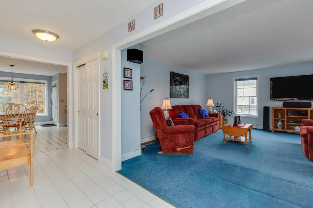 29 Hawk Drive Salem NH 03079