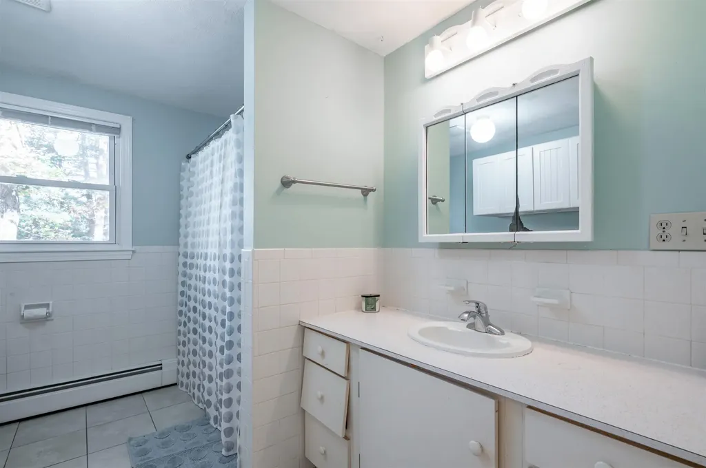 57 Wethersfield Road Nashua NH 03062