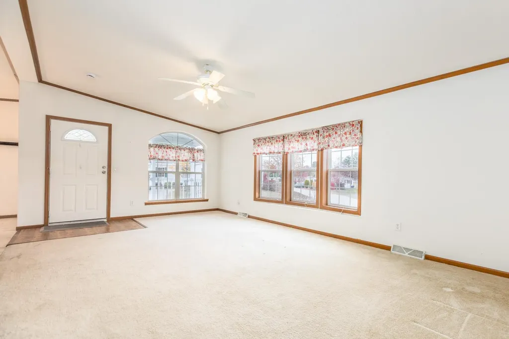 74 Seneca Street Rochester NH 03867-5167