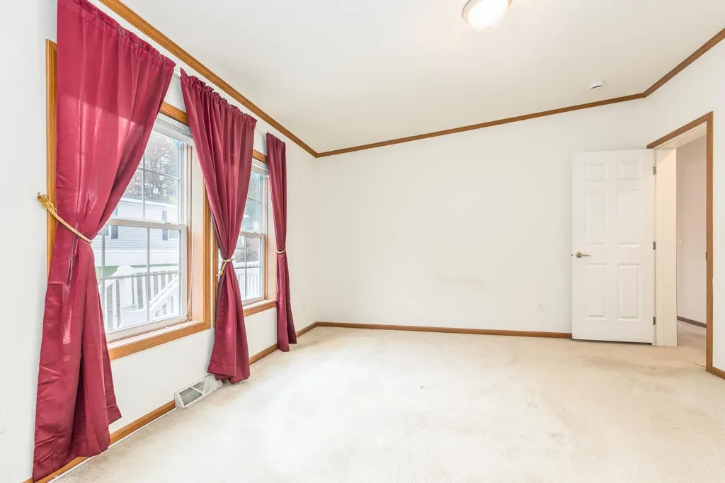 74 Seneca Street Rochester NH 03867-5167