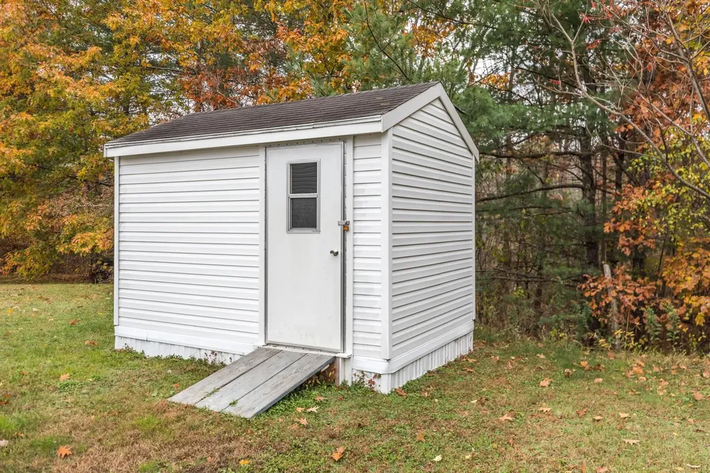 74 Seneca Street Rochester NH 03867-5167